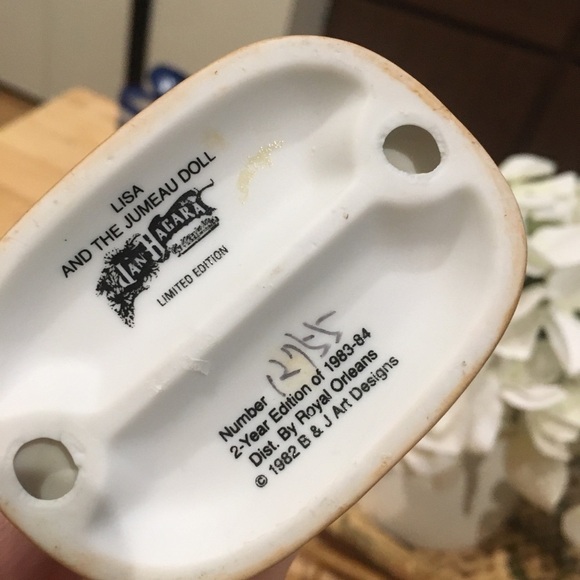 🎈🎈🎈JAN HAGARA figurine trike it metal tricycle Lisa and the jumeau doll - Picture 2 of 6